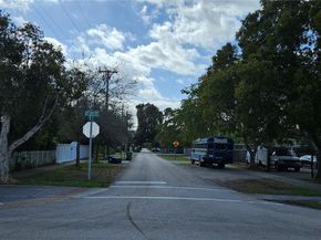 11809 NE 1st Ave, Miami FL 33161