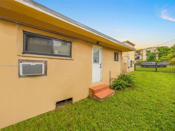 227 NW 17th Ave, Miami FL 33125