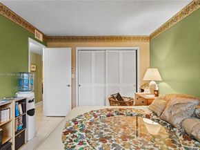 4800 Hillcrest Ln 101, Hollywood FL 33021