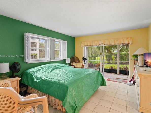 4800 Hillcrest Ln 101, Hollywood FL 33021