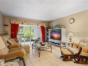 4800 Hillcrest Ln 101, Hollywood FL 33021