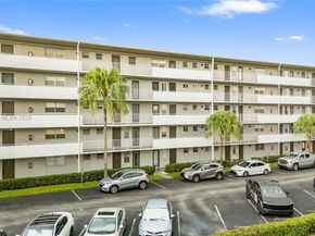 4800 Hillcrest Ln 101, Hollywood FL 33021