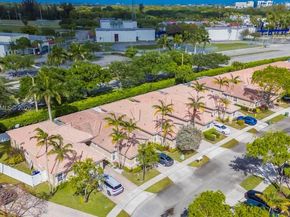 677 NW 129th Way, Pembroke Pines FL 33028