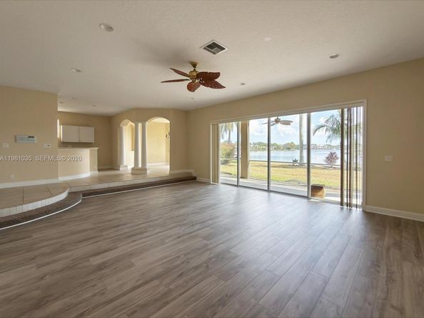 12490 Shoreline Dr, Wellington FL 33414