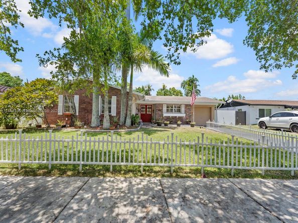 19630 Sterling Dr, Cutler Bay FL 33157