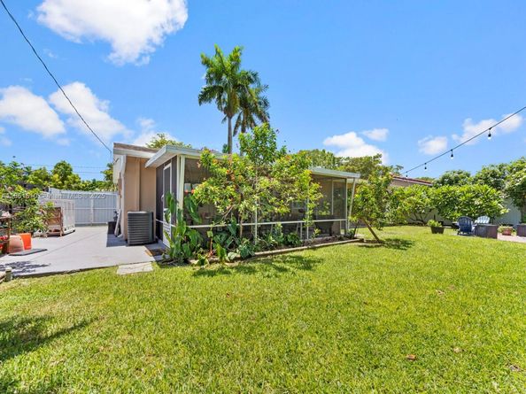 19630 Sterling Dr, Cutler Bay FL 33157