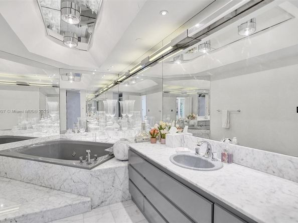 4000 Island Blvd 1007, Aventura FL 33160