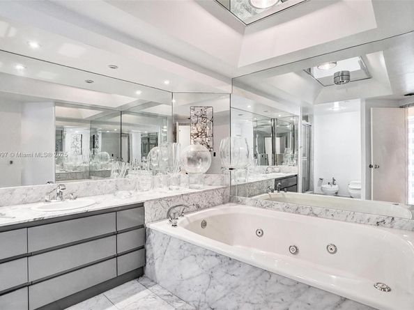 4000 Island Blvd 1007, Aventura FL 33160