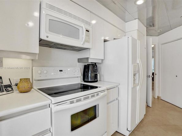 4000 Island Blvd 1007, Aventura FL 33160