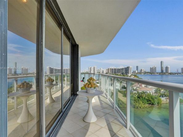 4000 Island Blvd 1007, Aventura FL 33160