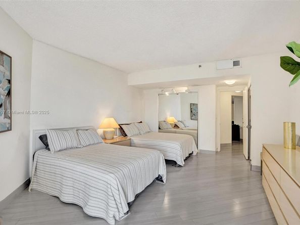 4000 Island Blvd 1007, Aventura FL 33160