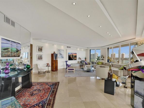 4000 Island Blvd 1007, Aventura FL 33160