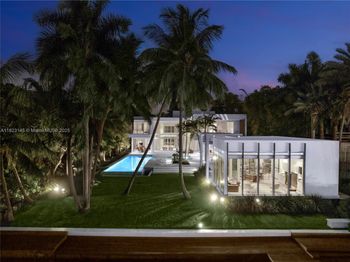 30 Palm Ave