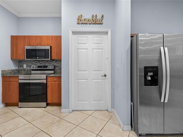 2927 SW 18 th Terrace, Fort Lauderdale FL 33315