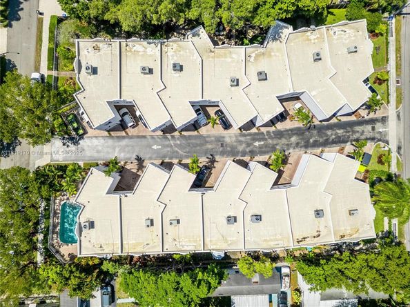 2927 SW 18 th Terrace, Fort Lauderdale FL 33315