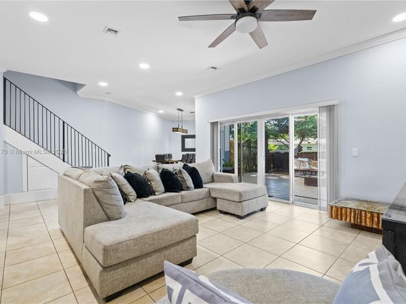 2927 SW 18 th Terrace, Fort Lauderdale FL 33315
