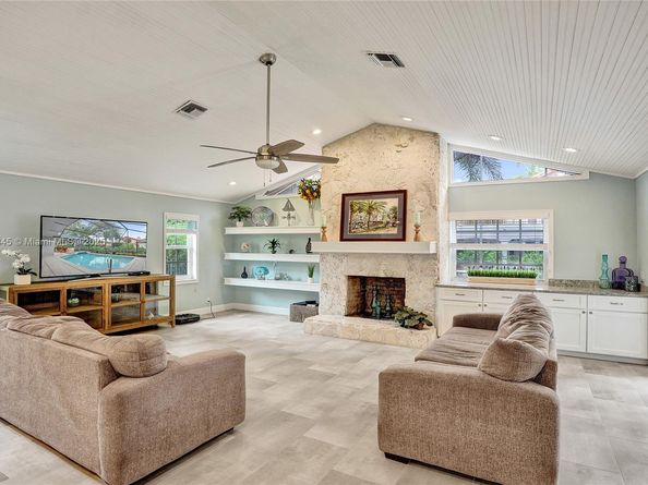 1780 Eagle Trace Blvd, Coral Springs FL 33071