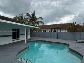 3594 SW 69th Ave, Miramar FL 33023