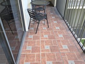 8075 SW 107 Av 210, Miami FL 33173