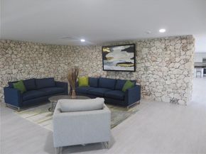 8075 SW 107 Av 210, Miami FL 33173