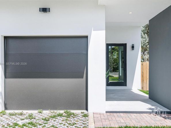 2943 SW 21st st, Miami FL 33145