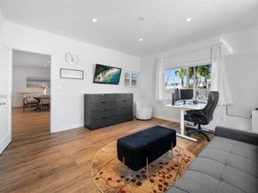 7770 Hawthorne Ave, Miami Beach FL 33141