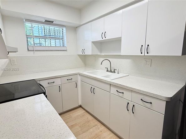 2498 SW 17th Ave 4105, Miami FL 33145