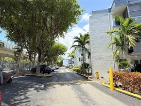2498 SW 17th Ave 4105, Miami FL 33145
