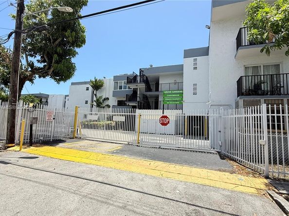 2498 SW 17th Ave 4105, Miami FL 33145