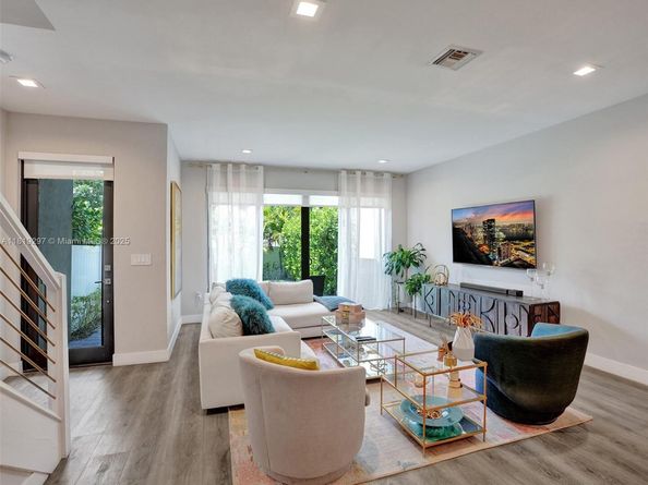 1604 SW 4th Ave, Fort Lauderdale FL 33315