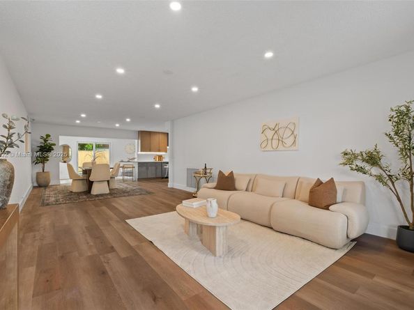 3130 NW 65th Dr, Fort Lauderdale FL 33309