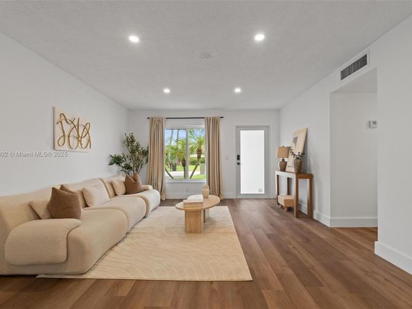 3130 NW 65th Dr, Fort Lauderdale FL 33309