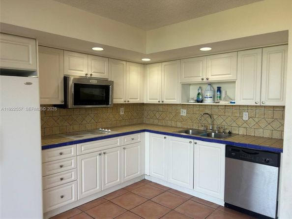 8600 SW 133rd Ave Rd 423, Miami FL 33183