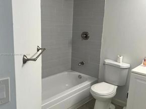 8821 Wiles Rd 306, Coral Springs FL 33067