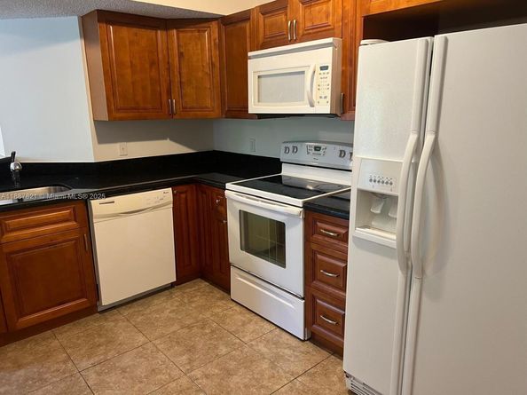 8821 Wiles Rd 306, Coral Springs FL 33067