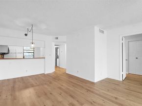 10501 W Broward Blvd 304, Plantation FL 33324