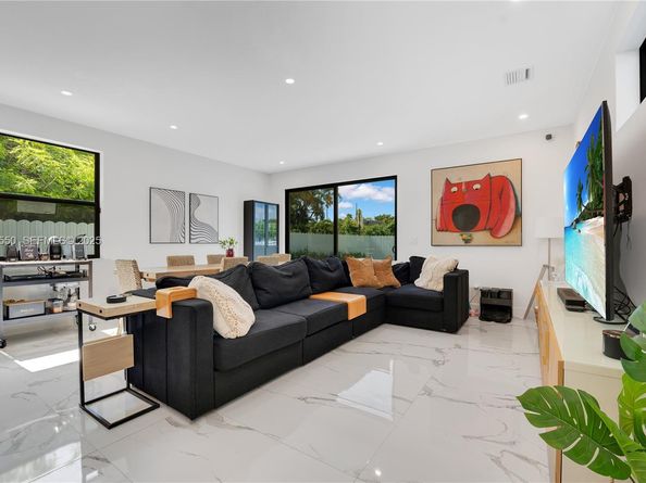 2320 SW 14th St, Miami FL 33145