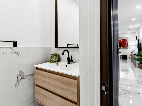 2320 SW 14th St, Miami FL 33145