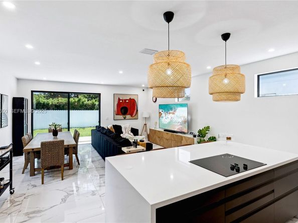 2320 SW 14th St, Miami FL 33145