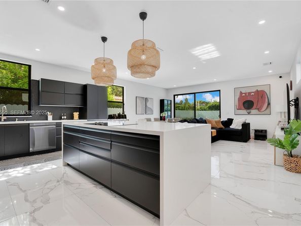 2320 SW 14th St, Miami FL 33145