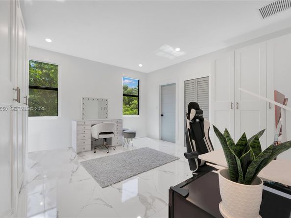 2320 SW 14th St, Miami FL 33145