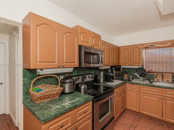 4118 E 10th Ct, Hialeah FL 33013