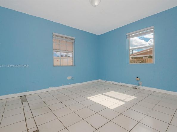 4118 E 10th Ct, Hialeah FL 33013