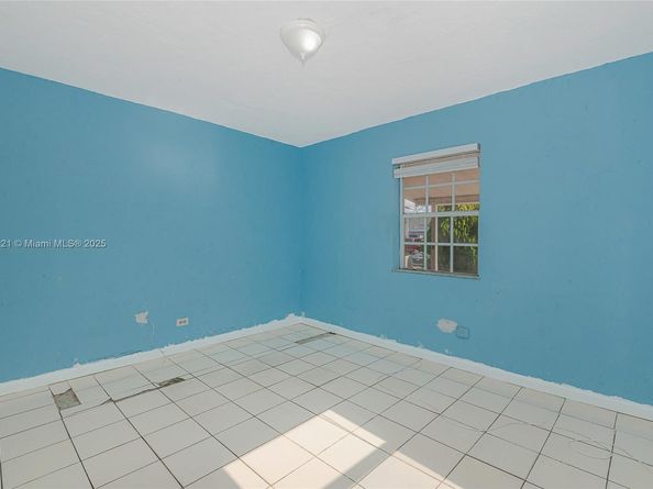 4118 E 10th Ct, Hialeah FL 33013