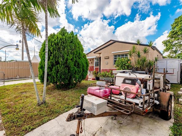 4118 E 10th Ct, Hialeah FL 33013