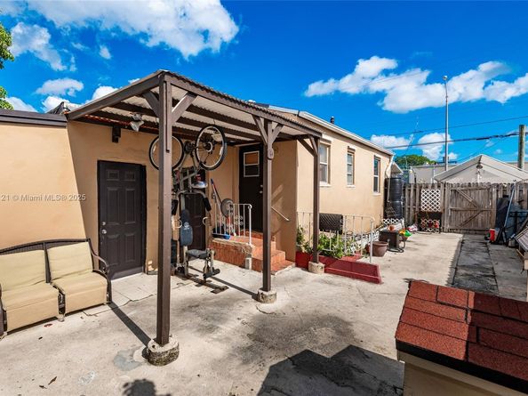 4118 E 10th Ct, Hialeah FL 33013