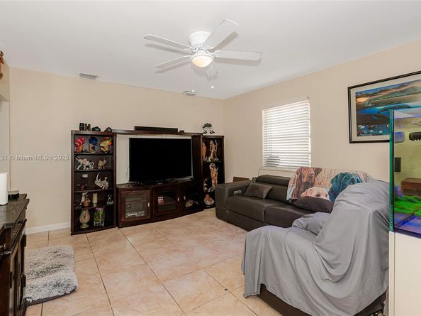 4118 E 10th Ct, Hialeah FL 33013