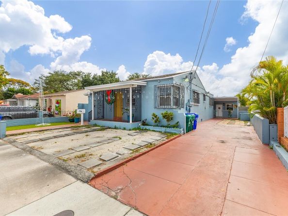 2818 SW 2nd St, Miami FL 33135