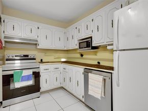 20100 W Country Club Dr 1003, Aventura FL 33180