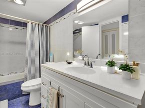 20100 W Country Club Dr 1003, Aventura FL 33180